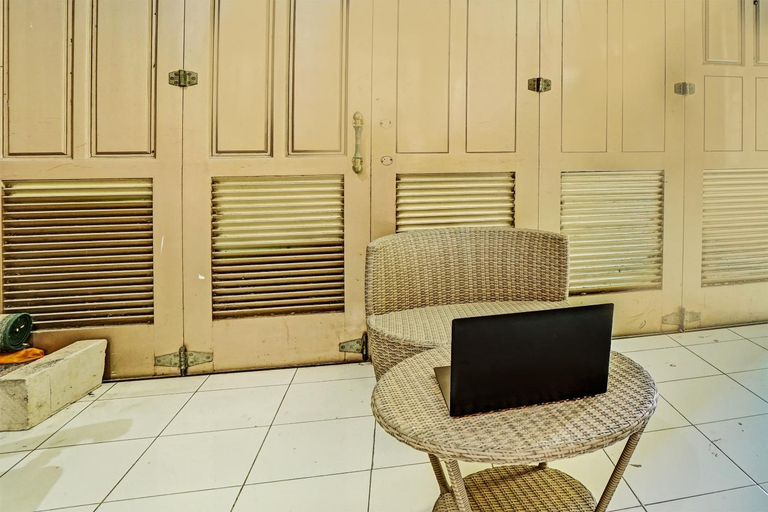 Public Area 2, Hotel O Kost Pak Suyatno Syariah, Madiun