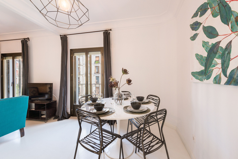 Living room 3, 3 Bd Apartment Perfect Location in Plaza de Chueca, Madrid