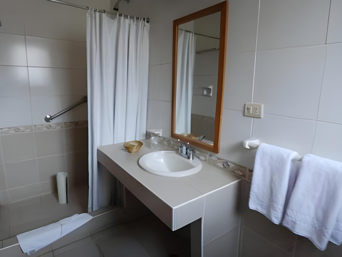 Bathroom 3, SAUCE Hotel Boutique, Urubamba