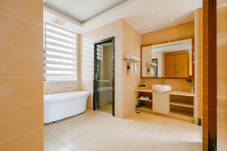 Bathroom 4, Yun Hua Hotel, Chuxiong Yi