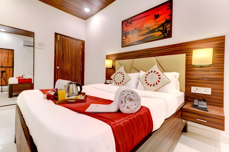 Bedroom 2, Hotel Amantran, Thane
