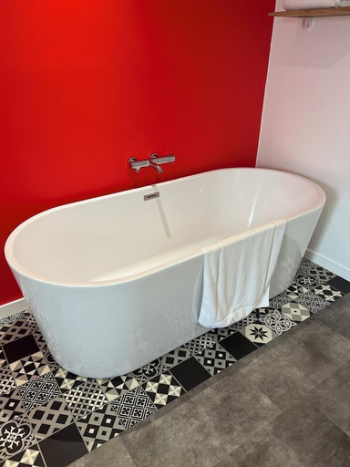 Bathroom 5, Aux Charmes, Pas-de-Calais