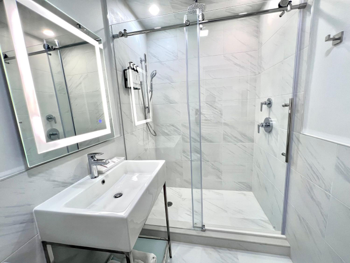 Bathroom 4, Wainscott Woods Retreat, Suffolk