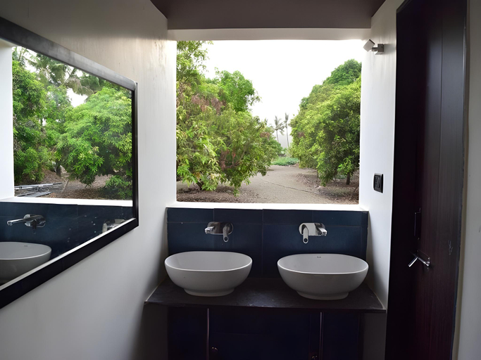 Bathroom, Aaranya Resort, Gir Somnath