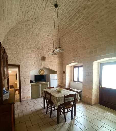 Others 5, Trulli Soave, Bari