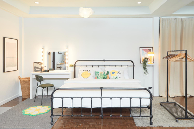 Bed, Spacious Design Loft with Rooftop, Suan Luang
