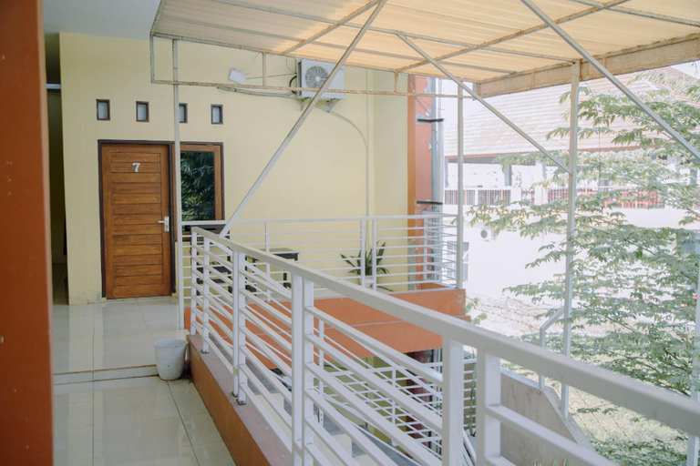 Public Area, RedDoorz @ Hening Homestay, Lombok