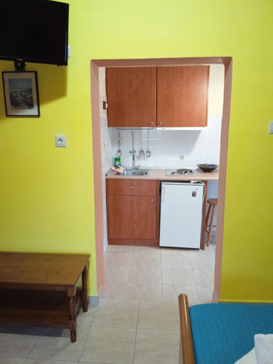 Others 4, Kouvaras Apartments, Attica