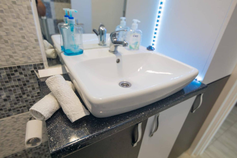 Bathroom 3, Studio Apartment, Municipiul Bucuresti