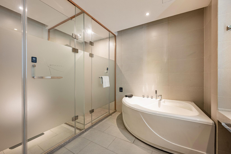 Bathroom 3, Lavande Hotels Xining Xigang, Xining