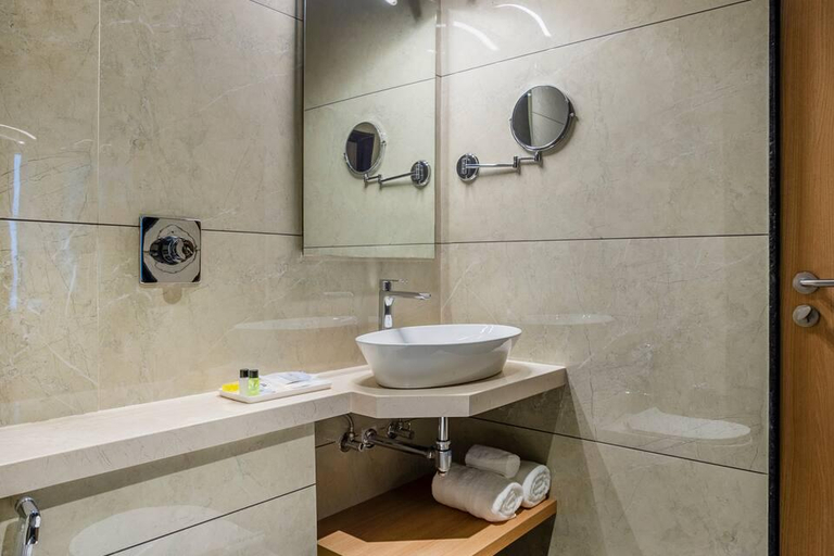Bathroom 3, Luxy Hotel, Bharuch