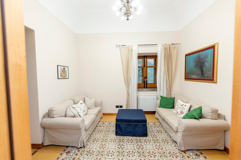 Public Area, Villa Tecla, Messina