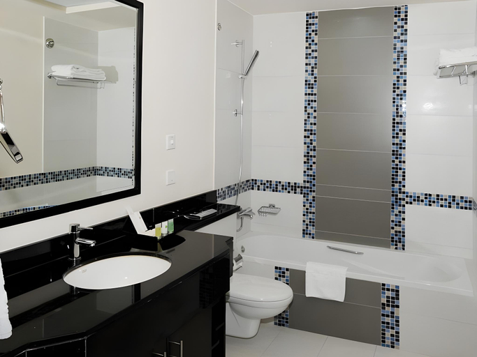 Bathroom 5, Dunes Hotel Apartments Oud Metha, Dubai