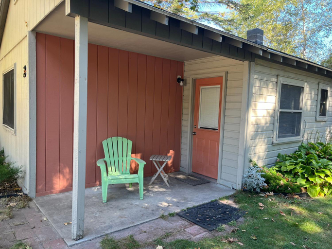 Exterior & Views 1, Sleeping Bear Riverside Cabins, Benzie