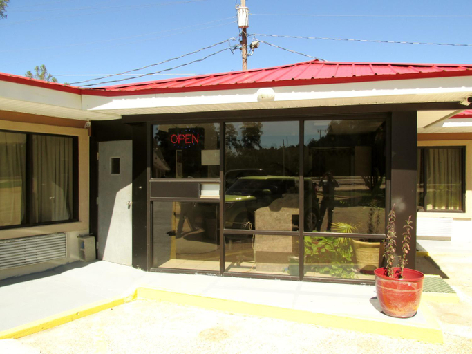 Exterior & Views 1, Country Inn Motel, Allen