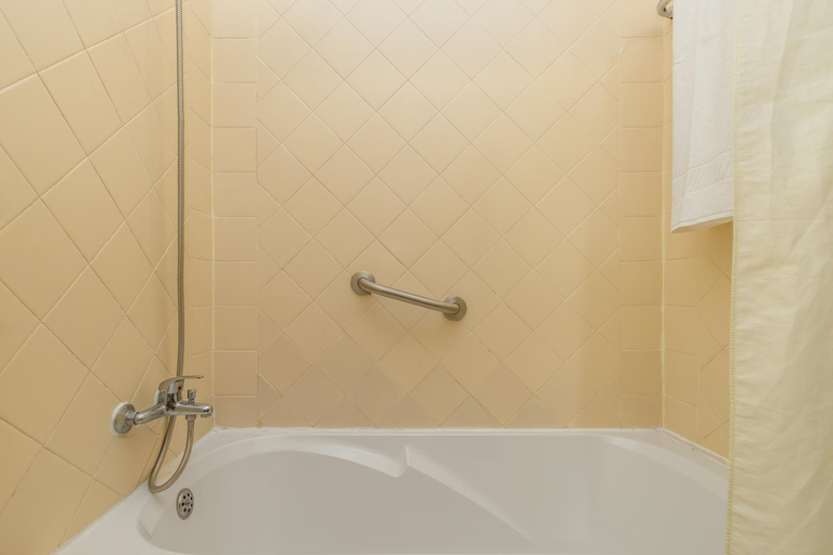 Bathroom 4, Hotel Residencial Colibri, Almada