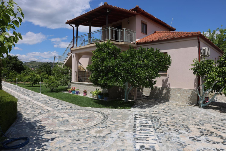 Others 4, Villa Nano, Beratit