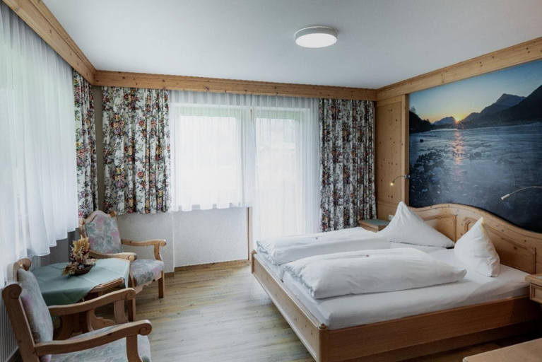 Bedroom, Gasthof Schwarzer Adler in Hagerau-Steeg Naturpark Lechtal, Reutte