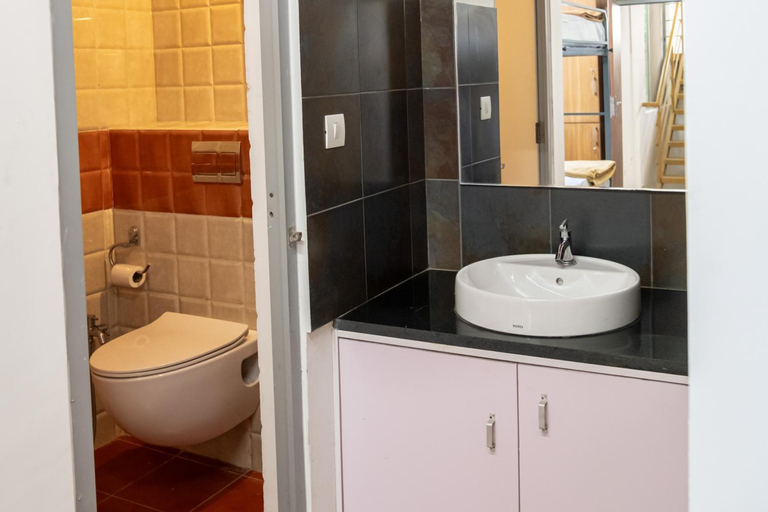 Bathroom 4, Stopover Backpackers Stay, Bangalore