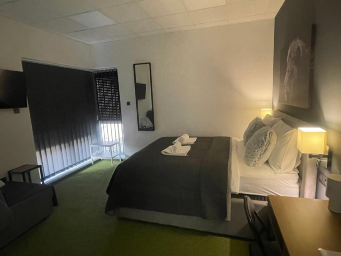 Bedroom 3, 4 TREES Airport Resort Apartments and Rooms, Velika Gorica