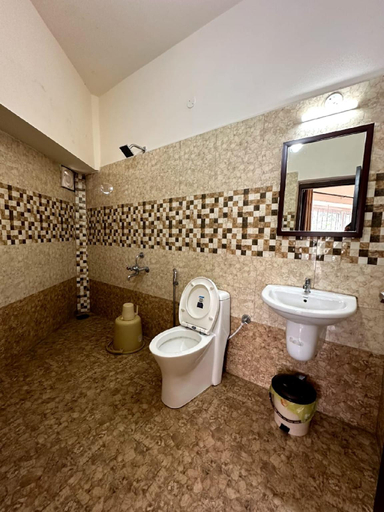 Bathroom 4, SVIKSHA INN, The Nilgiris