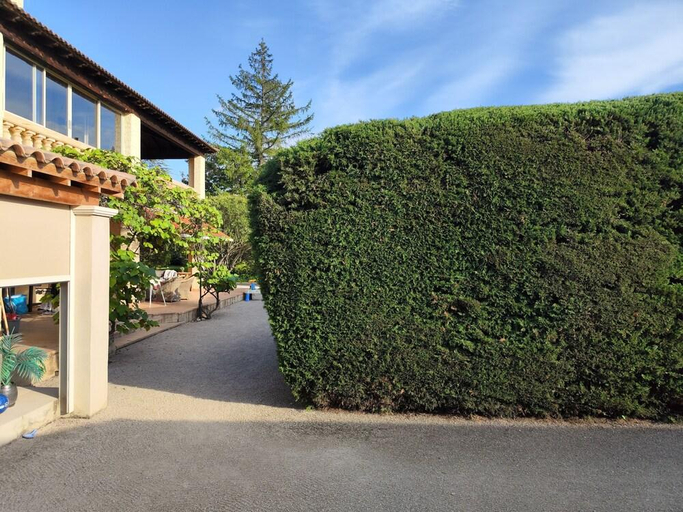 Others 5, Villa Liberty, Vaucluse