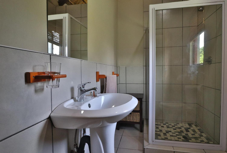 Bathroom 3, Kruger View Chalets, Ehlanzeni