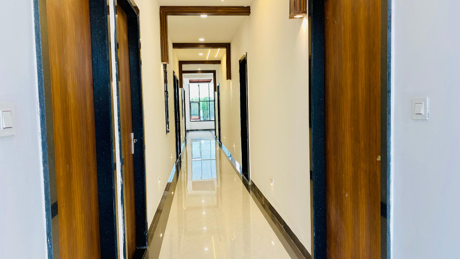 Public Area 2, Hotel Shree Rameshwaram, East Nimar