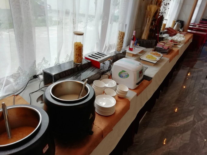 Food & Drinks 5, GreenTree Eastern Hotel Yunnan Shangri-La Yangtang Road, Dêqên Tibetan