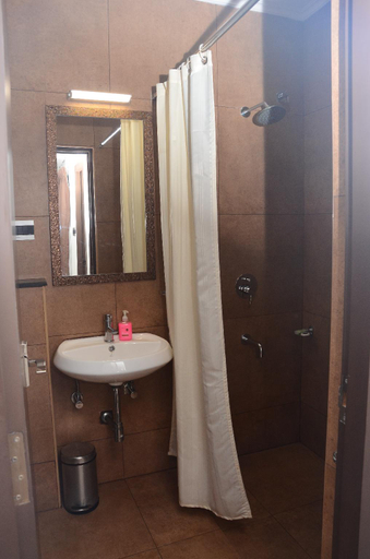 Bathroom, Staylite Suites, Chennai