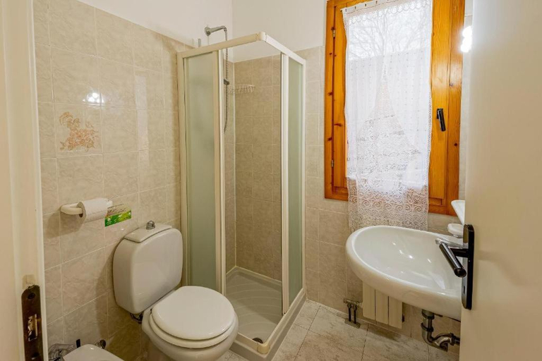 Bathroom 4, Villaggio Colombo, Savona