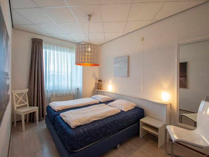 Bedroom 2, Strandslag 107 apartment by the beach, Den Helder