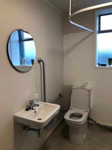 Bathroom 5, Luxury Backpacker, Manukau
