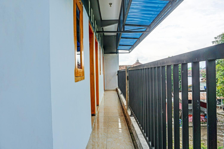 Public Area 4, Hotel O Kost Pak Suyatno Syariah, Madiun