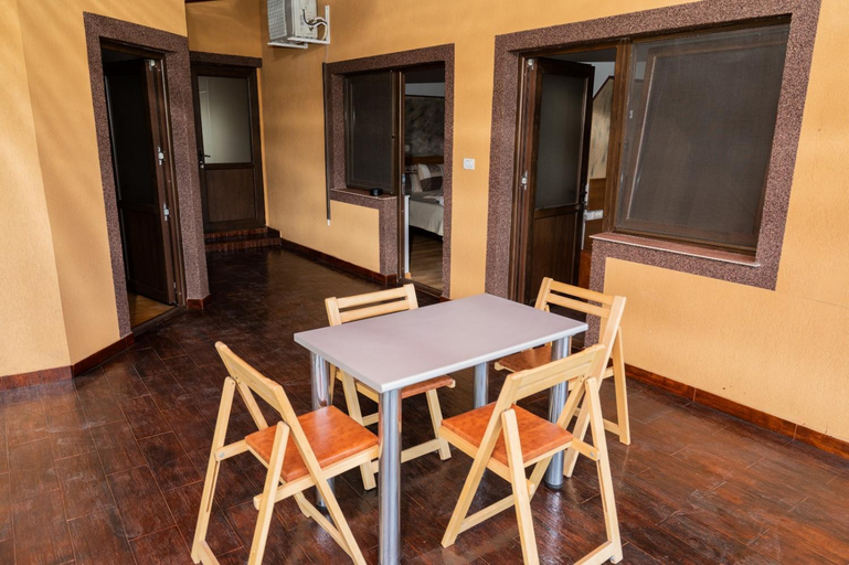 Others 4, Casa Denis, Mangalia