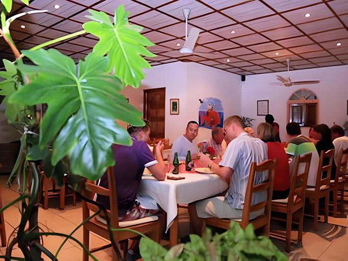 Food & Drinks 3, Calou Guest House