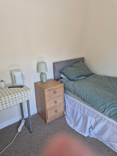 Bedroom 2, ACCOMADATION WREXHAM, Wrexham