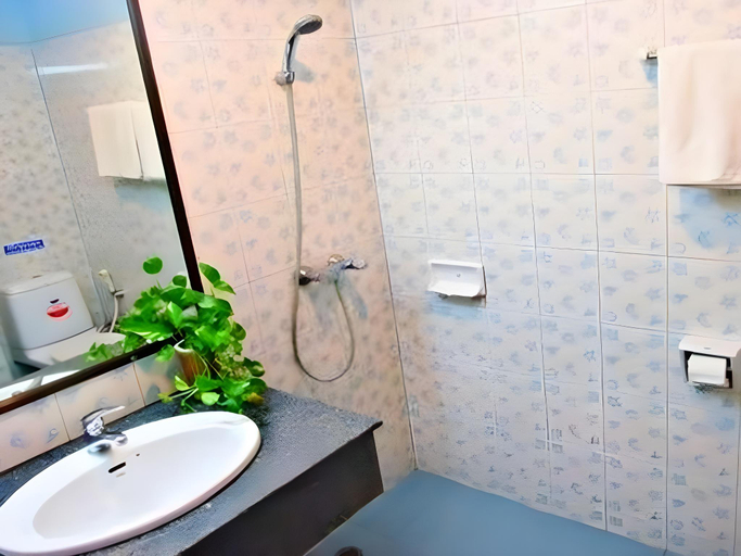Bathroom 4, Sukwilai Hotel, Hua Hin
