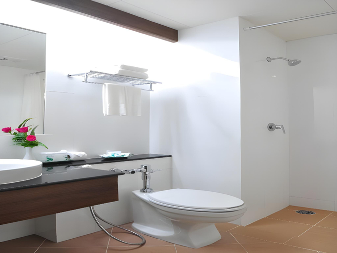 Bathroom, The Color Hotel, Hat Yai