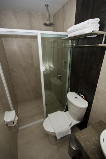 Bathroom, Mango Suites, Tuguegarao City