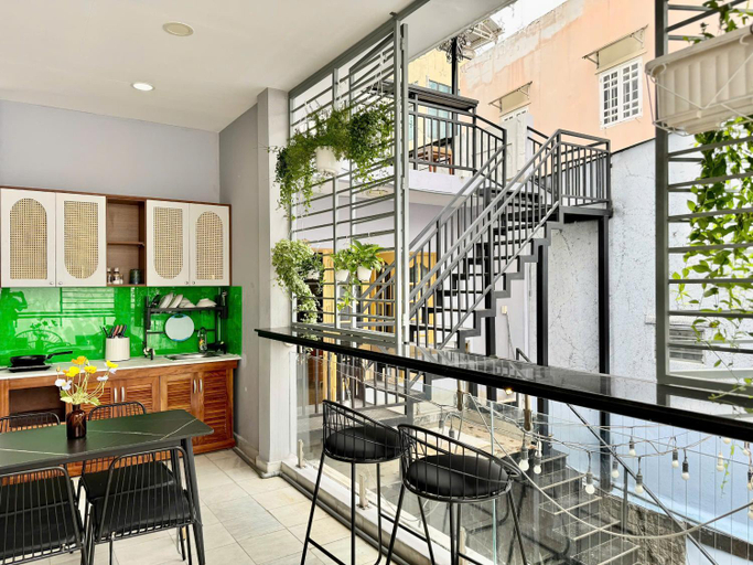 Food & Drinks, MQ Apartment District 1, District 1