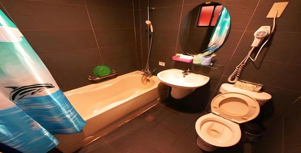 Bathroom 5, Fuchia Hotel, Keelung