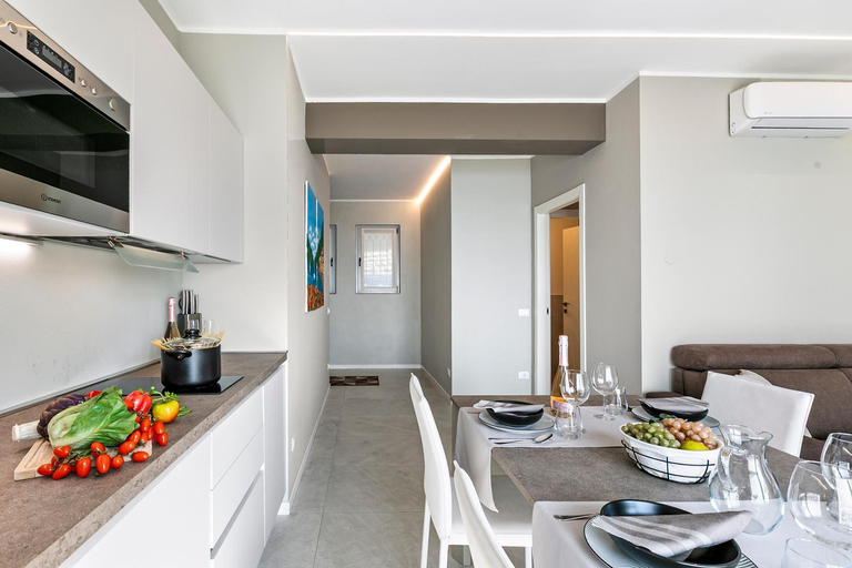 Others 5, Villa Mercurio, Verona