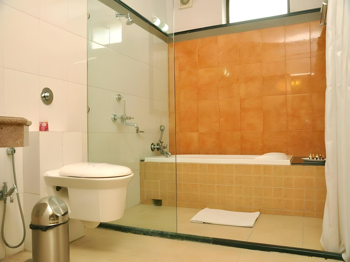 Bathroom, Hotel Uday Residency- by Excellent Hospitality, Udham Singh Nagar