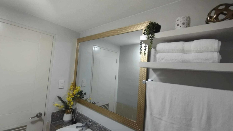 Bathroom 2, Comfy 2 Bedroom Condominium at Verdon Parc Ecoland, Davao City