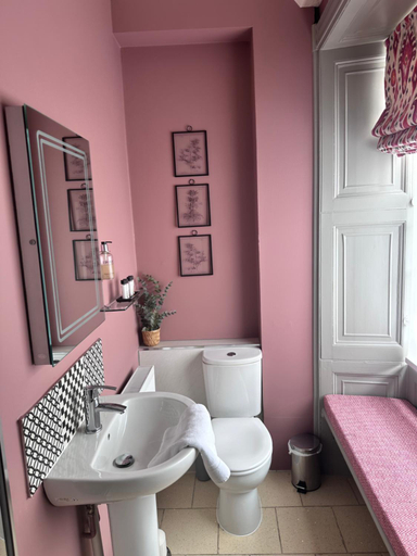 Bathroom 3, The Ancient Gatehouse & Rugantino Restaurant, Somerset