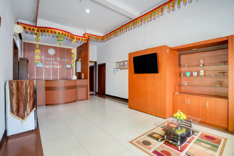 Public Area 2, Hotel O Padang near Pantai Padang formerly Hotel Ranah Bundo, Padang