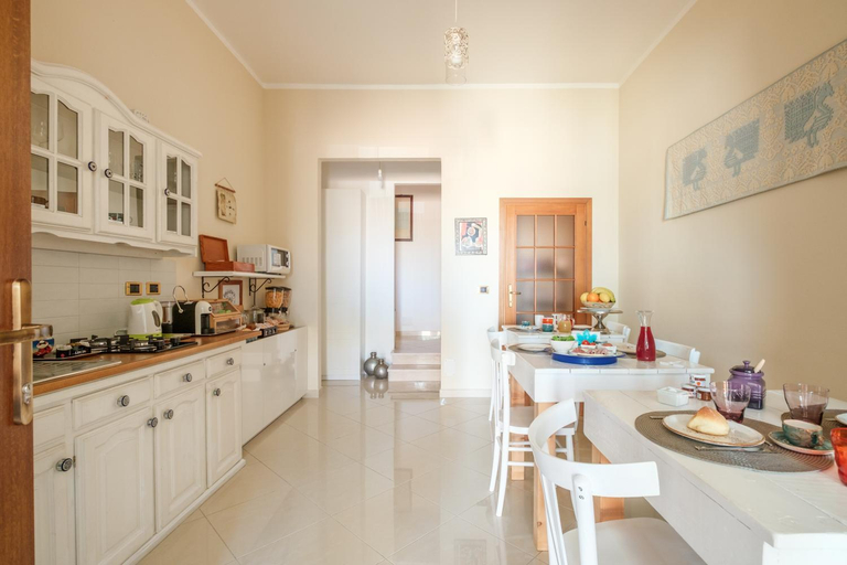 Others 4, B&B Artemisia, Sassari