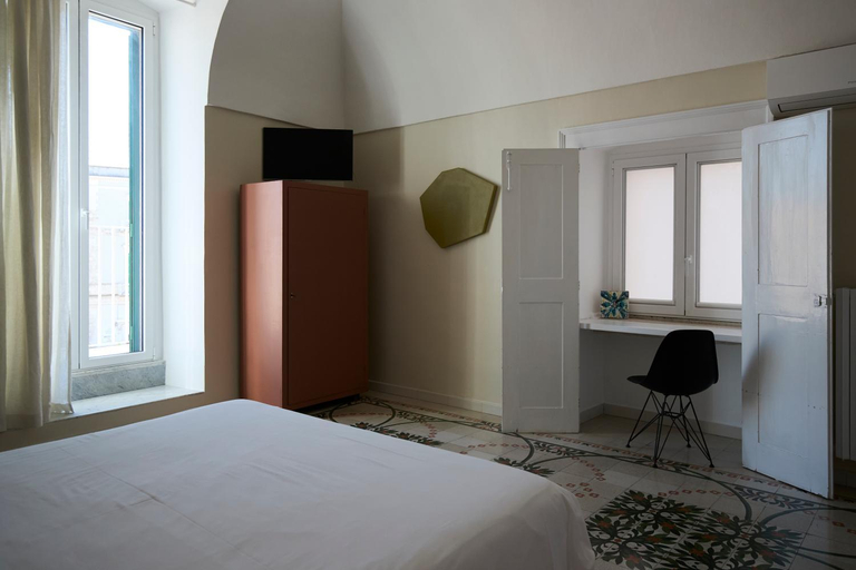 Others 2, B&B Casa Nine, Bari