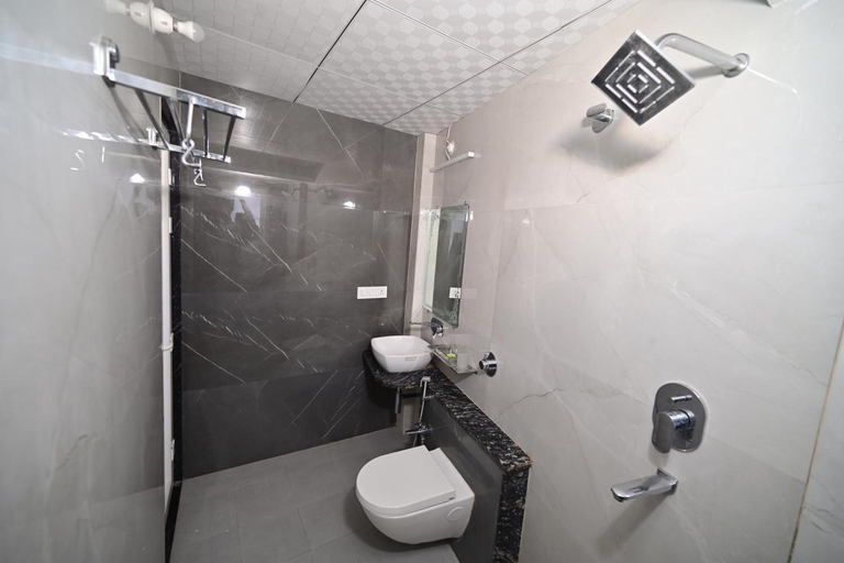 Bathroom 2, Hotel Shivansh, Varanasi